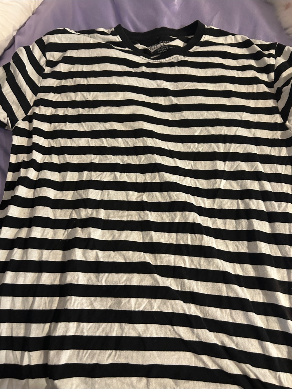 Hot Topic Black & White Striped Short Sleeve Tee